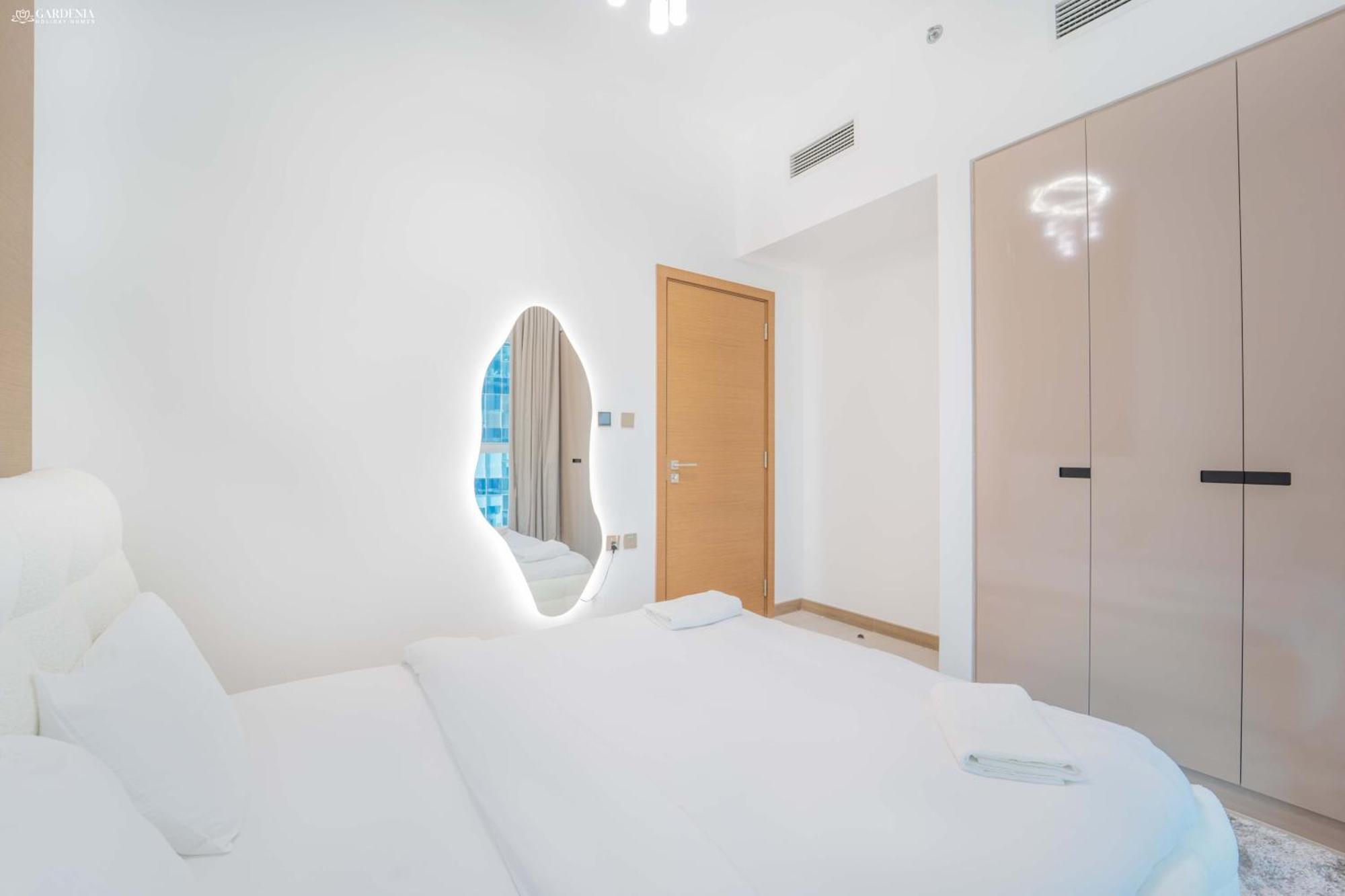 Fabulous Missoni Designer Building, 3 Bedroom Maid Apartment Dubai